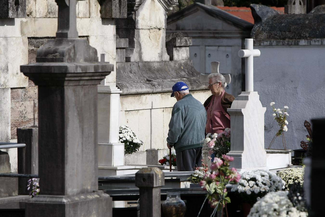 Miles de personas recorren hoy los cementerios de Cantabria