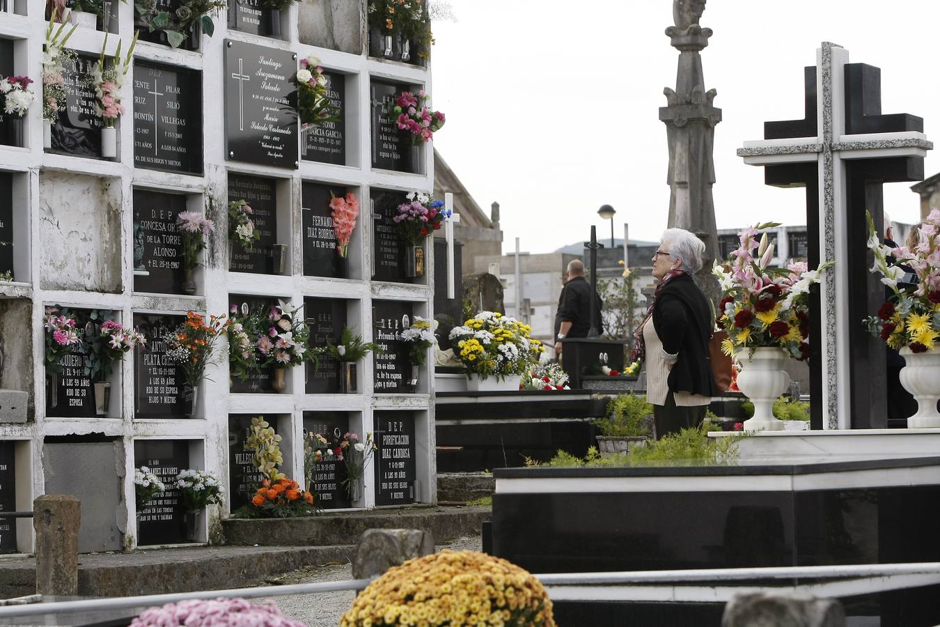 Miles de personas recorren hoy los cementerios de Cantabria