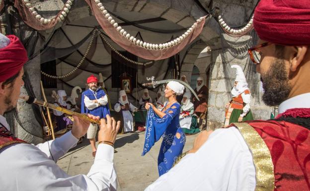 'La diversión del Palenque', tìtulo de la fotografía ganadora del XI Concurso Fotográfico Fiestas del Desembarco de Carlos V.