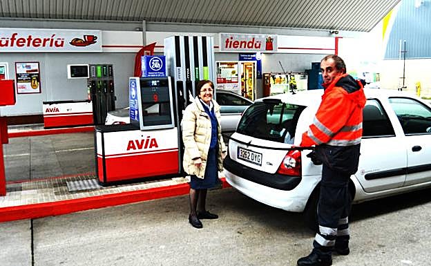 Todas las gasolineras tendrán que estar atendidas por empleados, excepto las de zonas rurales.