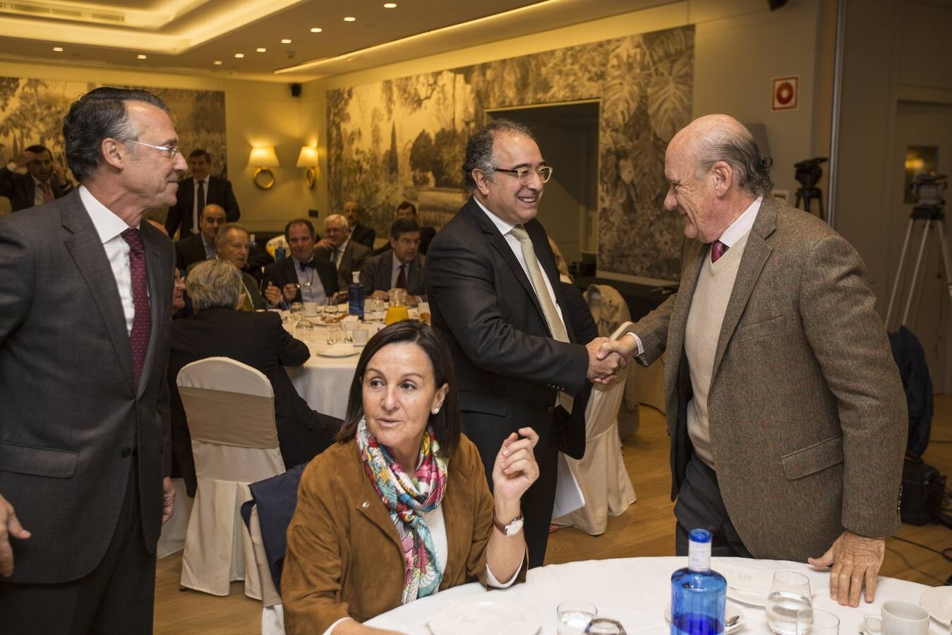 Miguel Montes Güell, director general de Banco Sabadell, ha ofrecido una ponencia organizada por el El Diario Montañés, titulada 'La ubicuidad de la nueva banca'