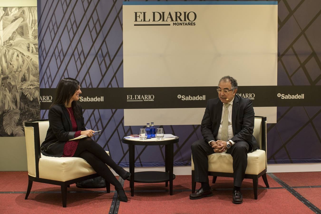 Miguel Montes Güell, director general de Banco Sabadell, ha ofrecido una ponencia organizada por el El Diario Montañés, titulada 'La ubicuidad de la nueva banca'