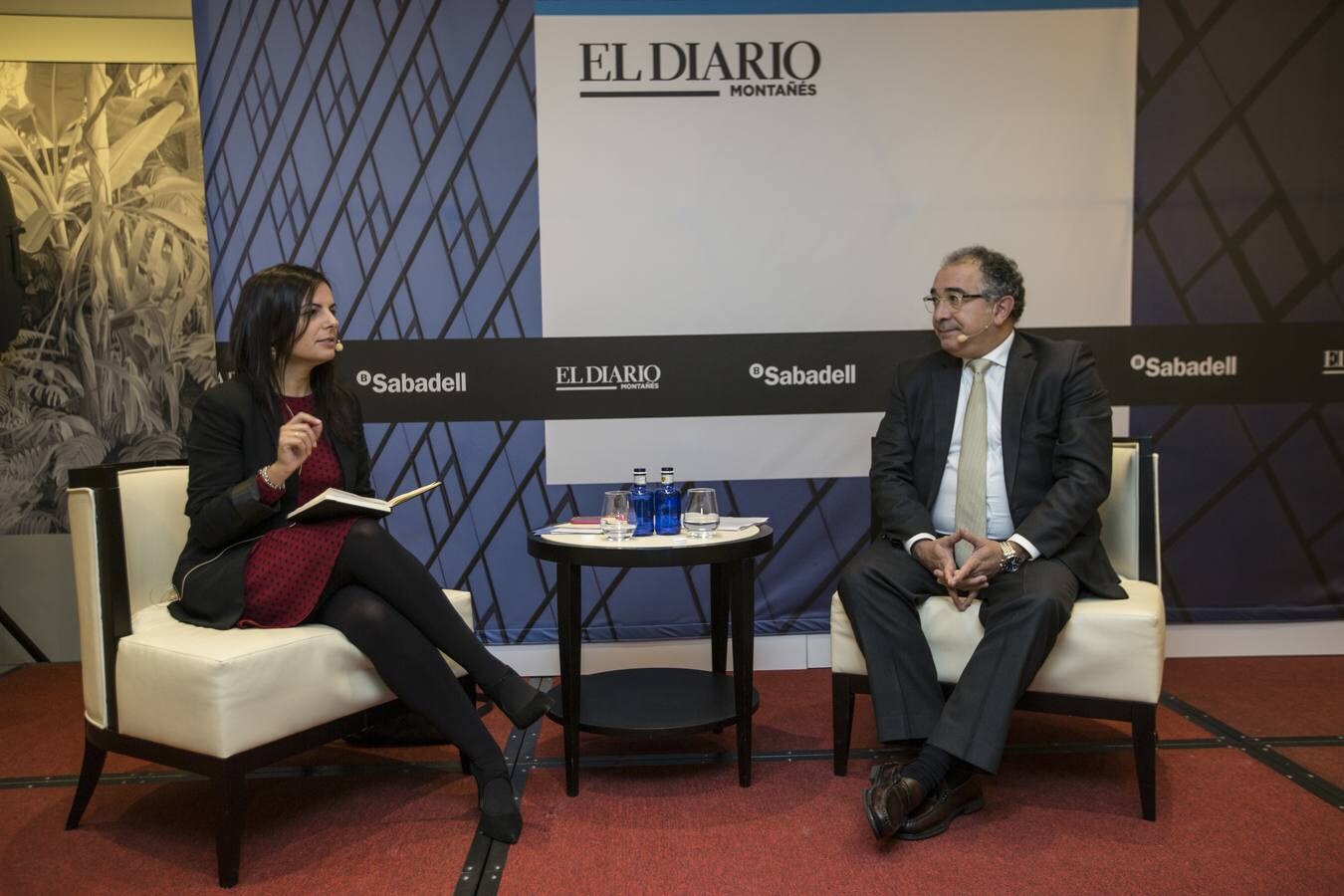 Miguel Montes Güell, director general de Banco Sabadell, ha ofrecido una ponencia organizada por el El Diario Montañés, titulada 'La ubicuidad de la nueva banca'