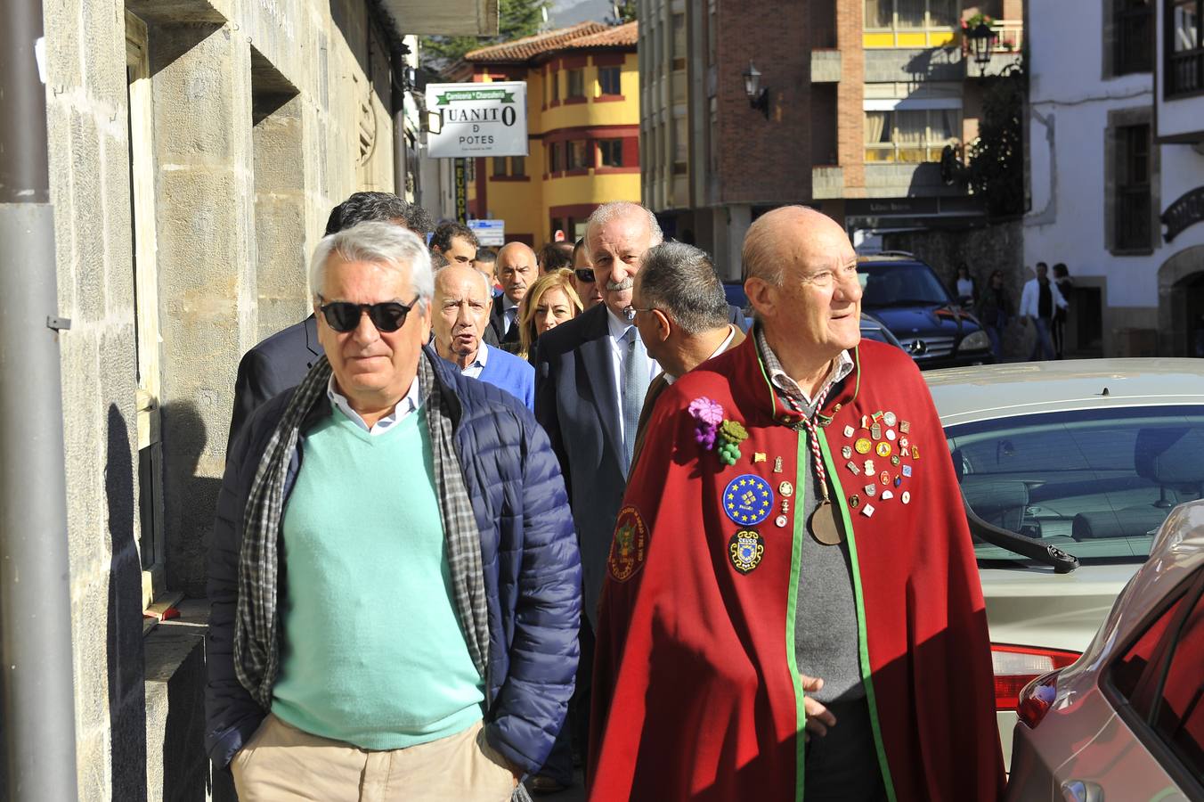 Potes se viste de gala para recibir al exseleccionador español de fútbol en una nueva edición de la Fiesta del Orujo.