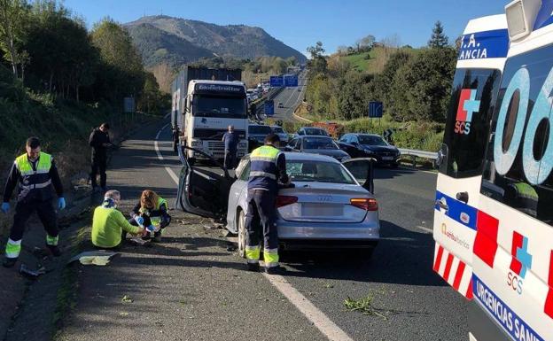 Estado en el que quedó el turismo tras el accidente.