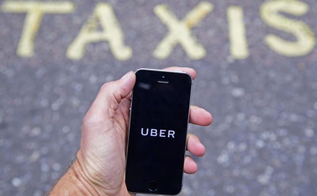 La batalla entre el taxi y Uber continúa: el Supremo empieza a dar licencias VTC