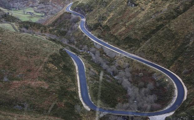 Vista de la carretera de Estacas de Trueba.