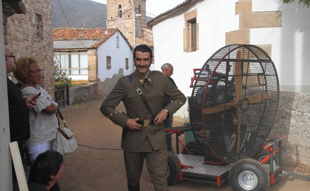 Aitor Luna interpreta al villano de la película. 