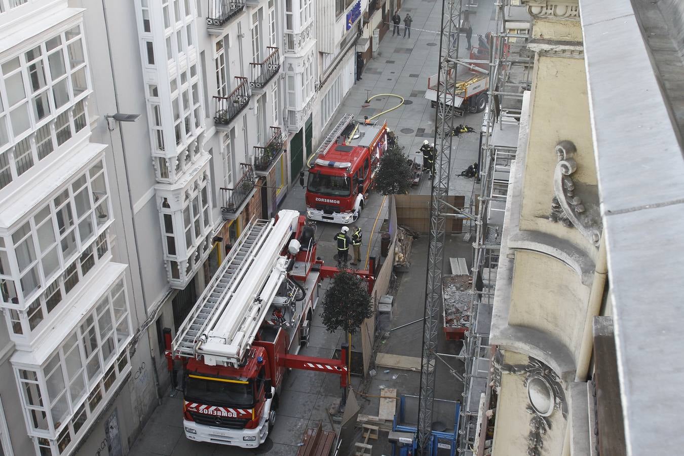 A las cinco de la madrugada, los bomberos acudieron al Museo de Arte Moderno de Santander, donde se declaró un incendio que ya está controlado