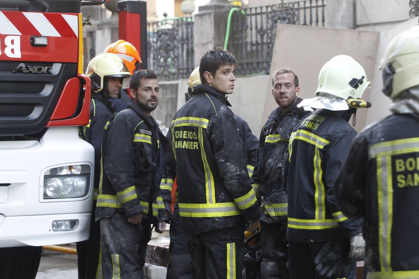 A las cinco de la madrugada, los bomberos acudieron al Museo de Arte Moderno de Santander, donde se declaró un incendio que ya está controlado