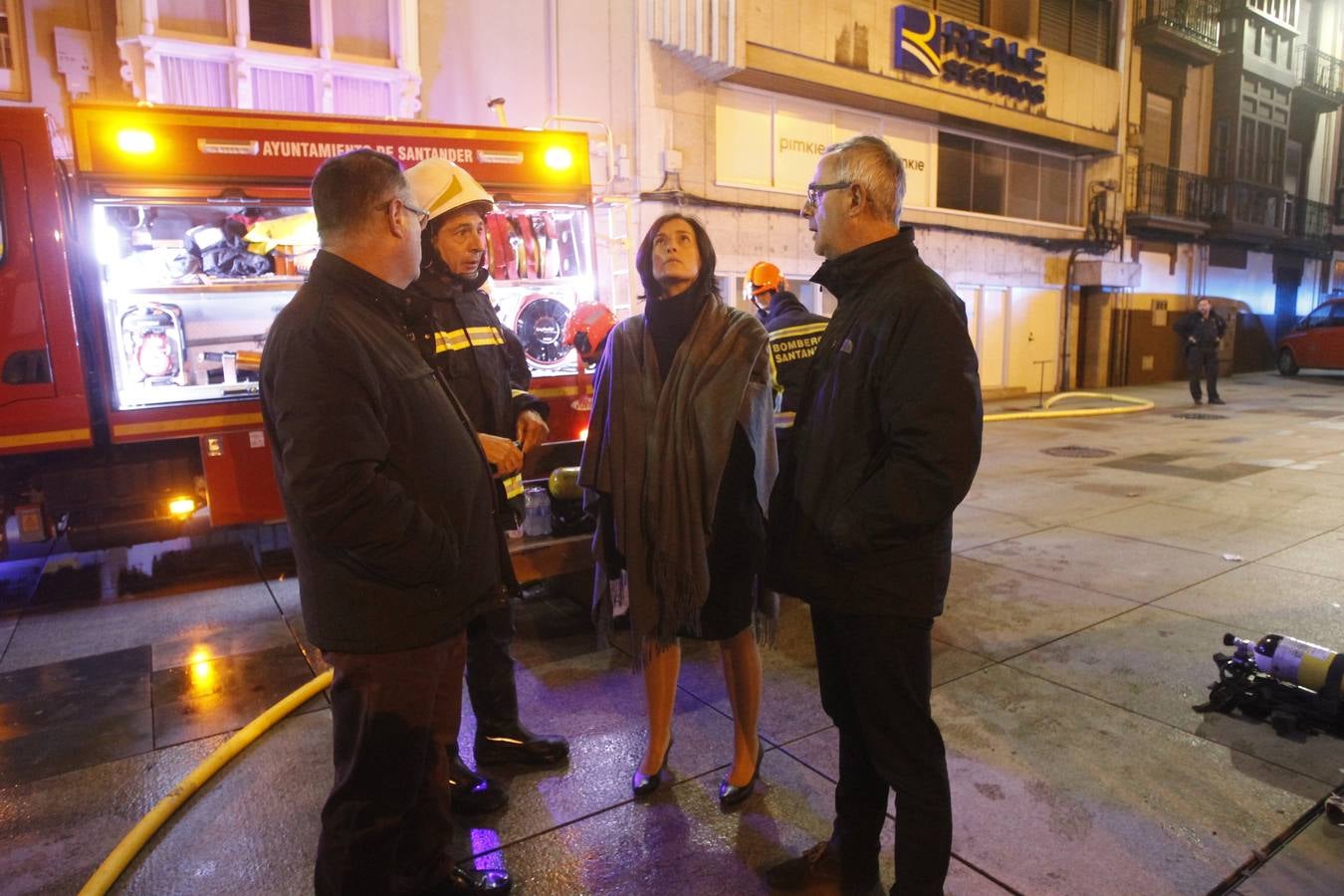 A las cinco de la madrugada, los bomberos acudieron al Museo de Arte Moderno de Santander, donde se declaró un incendio que ya está controlado