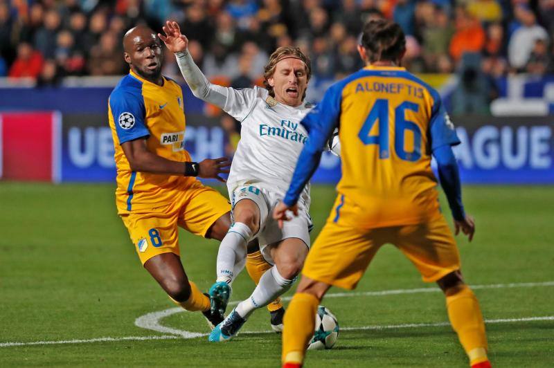 El Real Madrid se enfrentó en la quinta jornada de la Liga de Campeones al Apoel en Nicosia, donde Benzema se reencontró con el gol tras más de nueve meses de sequía en Europa.