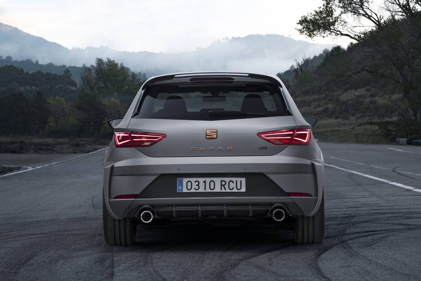 A primeros de año llega la nueva serie especial del Cupra, que con 310 caballos para la versión con cambio manual supone el modelo más potente de la marca. A nuestro mercado solo se venderán 40 unidades.