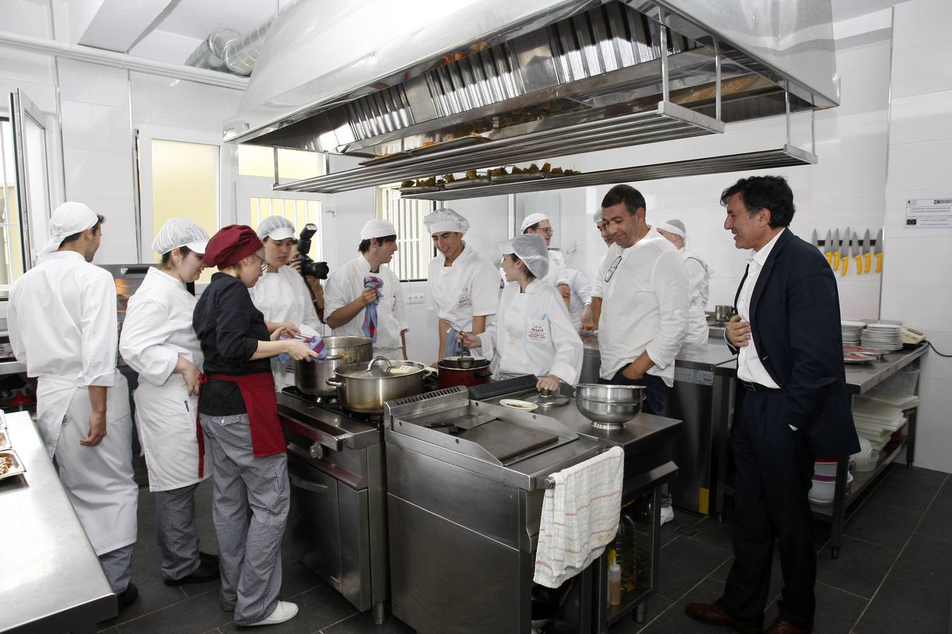 El IES Besaya estrenó este miércoles sus nuevas instalaciones de cocina.