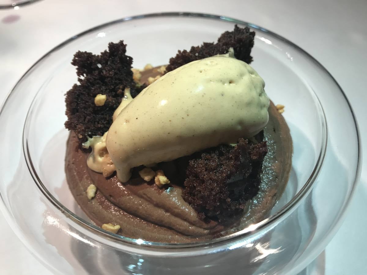 Algunas de las especialidades de la carta y rincones del restaurante de Hoznayo que acaba de conseguir una Estrella Michelin