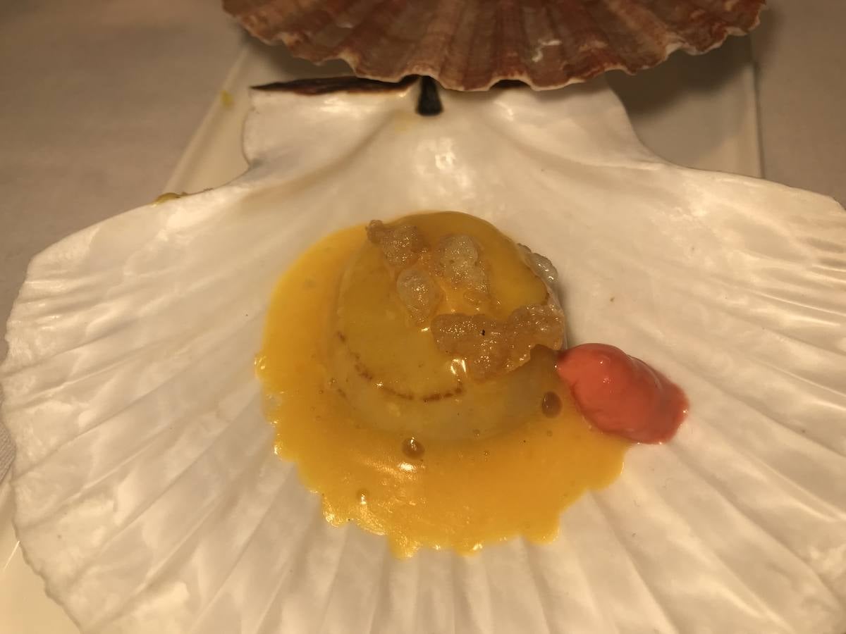 Algunas de las especialidades de la carta y rincones del restaurante de Hoznayo que acaba de conseguir una Estrella Michelin