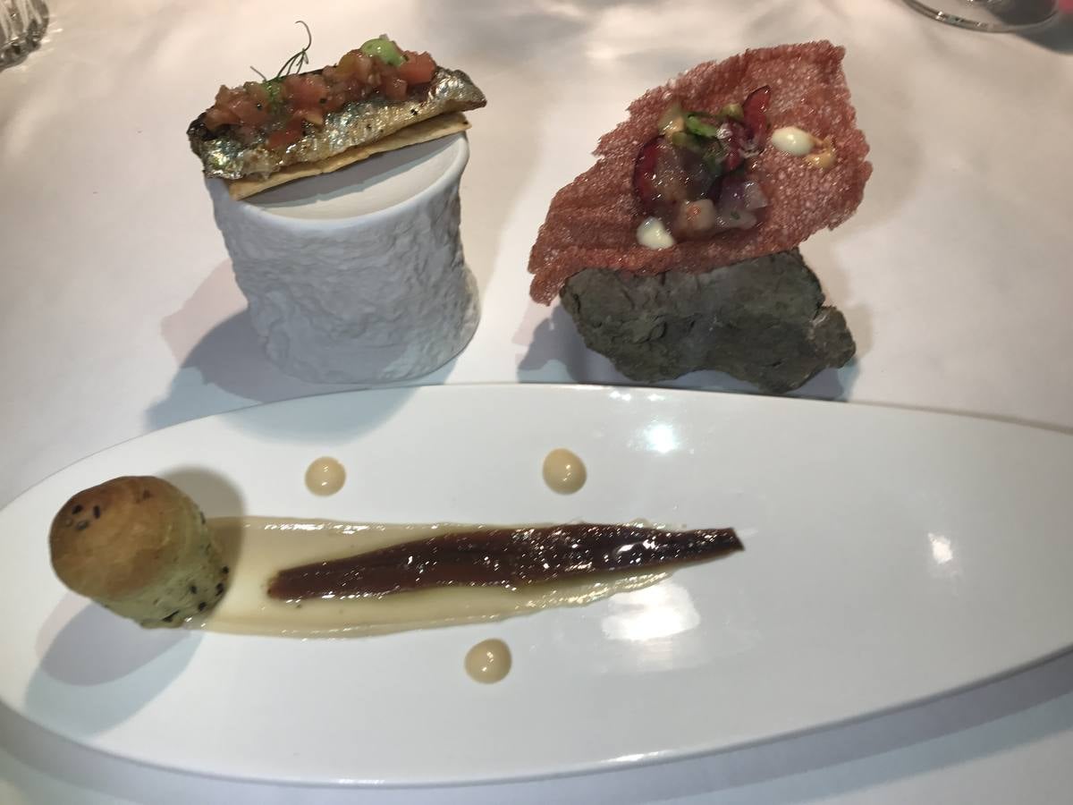 Algunas de las especialidades de la carta y rincones del restaurante de Hoznayo que acaba de conseguir una Estrella Michelin
