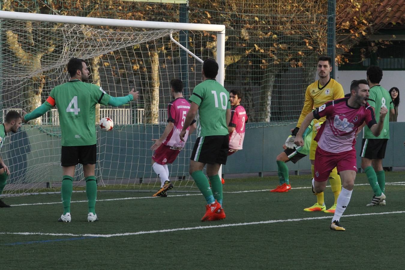 Los torrelaveguenses ascienden a la cuarta posición tras vencer por la mínima al Vimenor