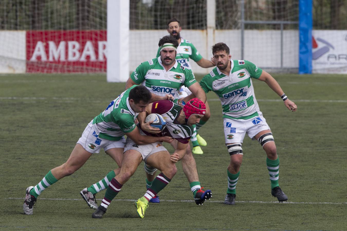 El Bathco cayó derrotado por 28-43 en casa ante el Eibar en un choque muy irregular de los santanderinos que tomaron ventaja en el marcador con el 28-10, pero ahí se acabó su bagaje anotador.