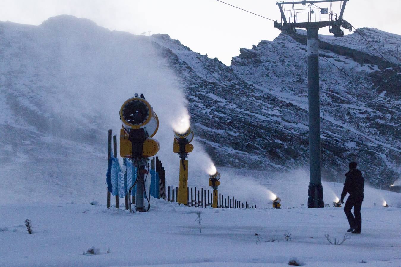 Los cañones de Alto Campoo, en acción