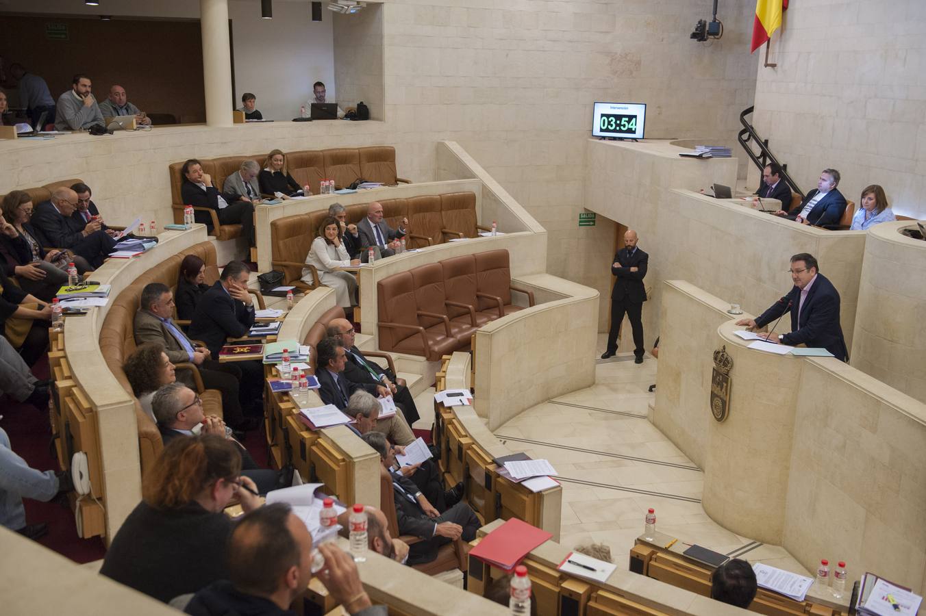 PRC y PSOE logran, con el apoyo de Juan Ramón Carrancio, sortear el primer escollo de las cuentas regionales para 2018 en un debate con el «transfuguimo» muy presente