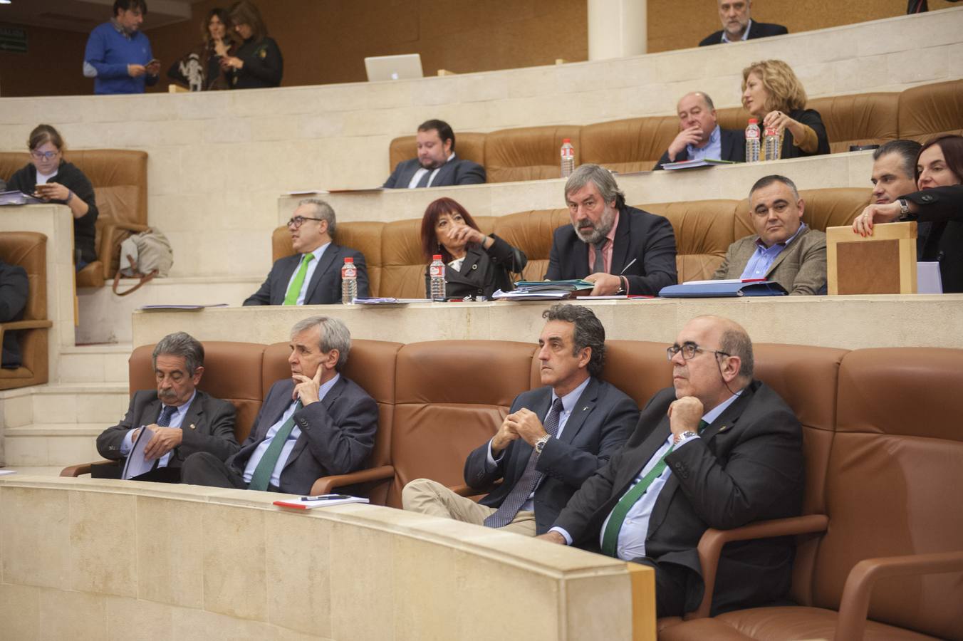 PRC y PSOE logran, con el apoyo de Juan Ramón Carrancio, sortear el primer escollo de las cuentas regionales para 2018 en un debate con el «transfuguimo» muy presente