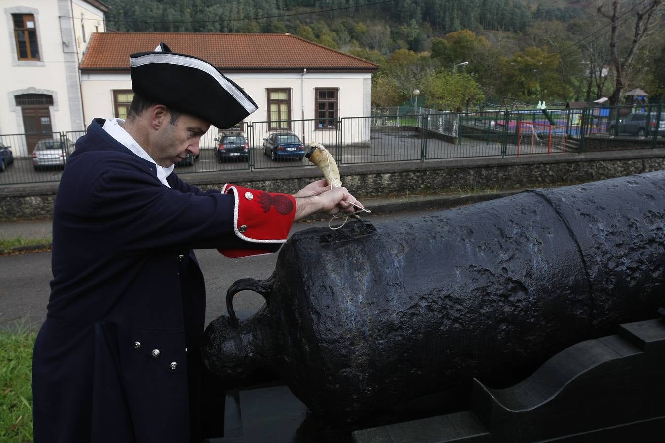 Cañonazo en honor a la fábrica de artillería de La Cavada