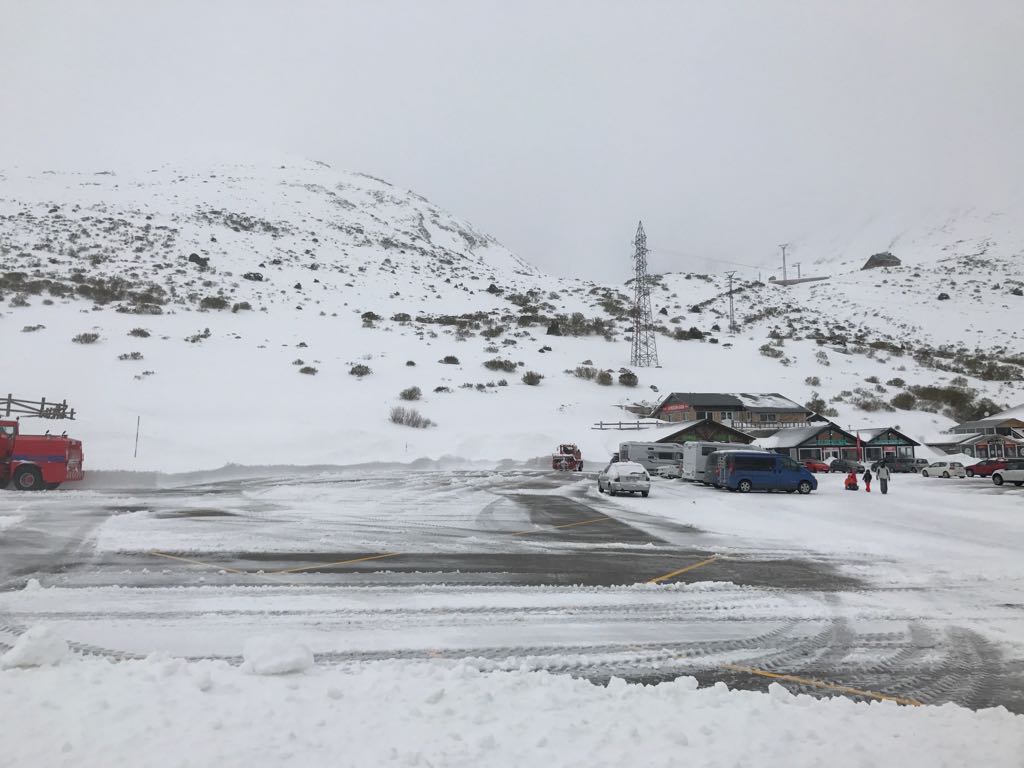 La mejora de la climatología ha permitido abrir este domingo la estación de esquí cántabra.