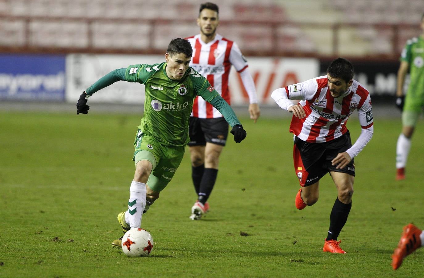 El Racing pierde en Logroño (2-1)