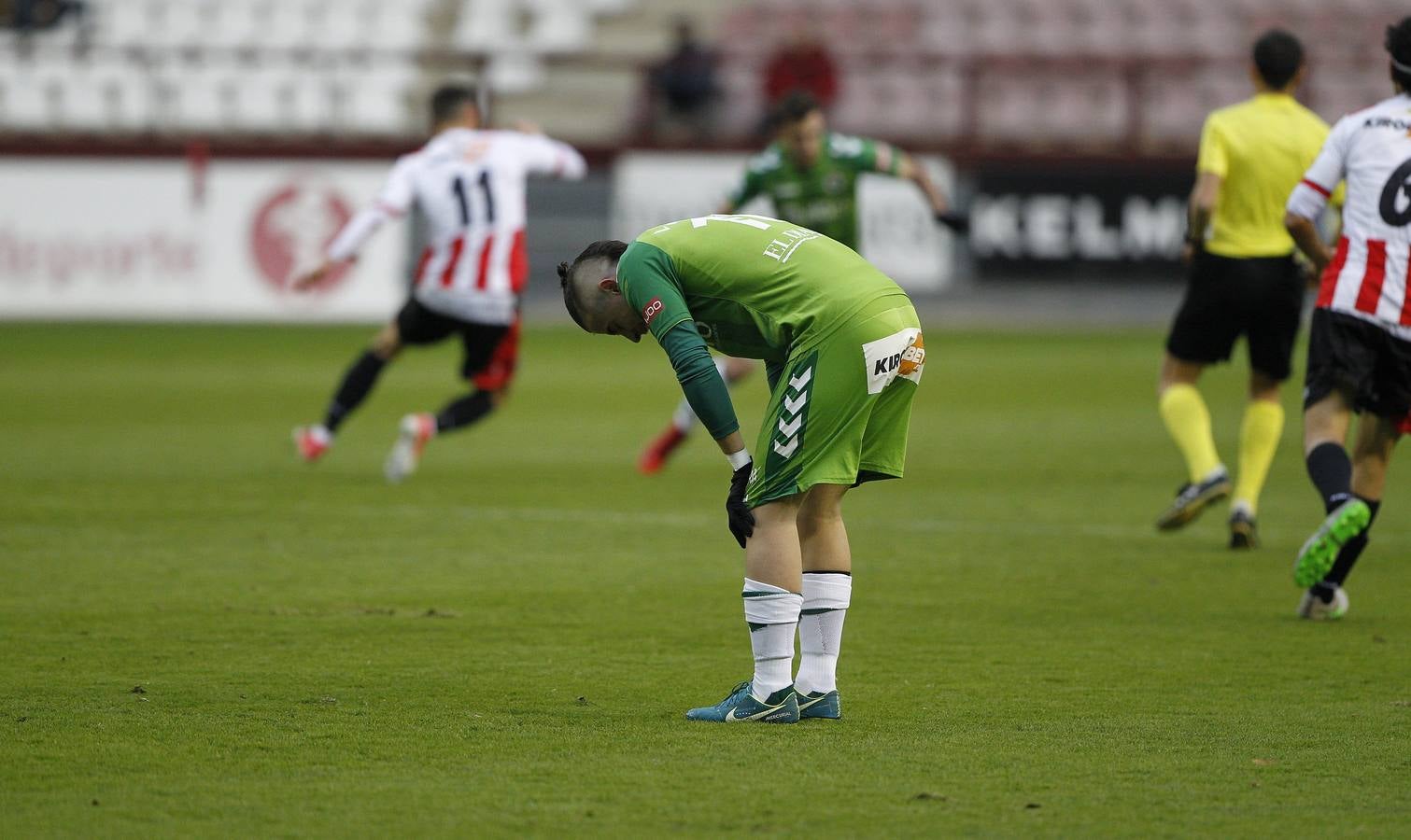 El Racing pierde en Logroño (2-1)