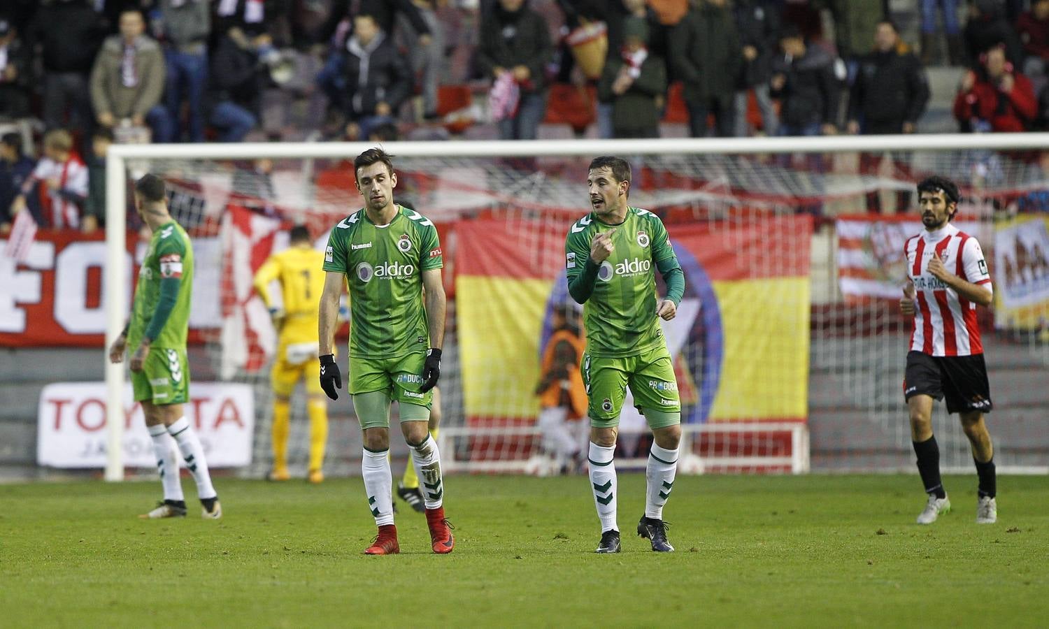 El Racing pierde en Logroño (2-1)