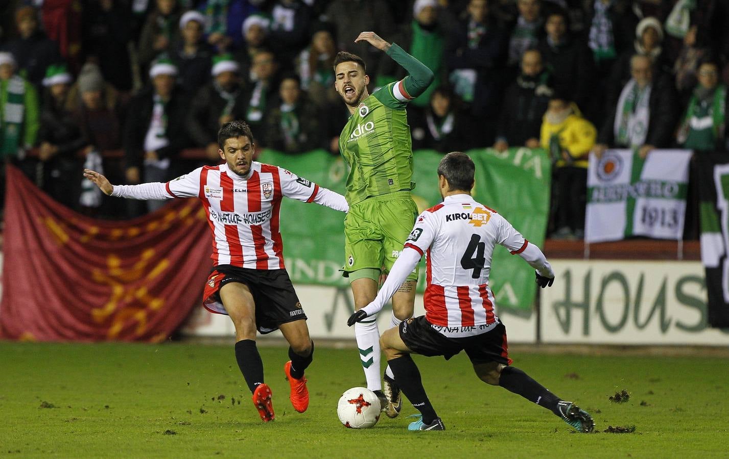 El Racing pierde en Logroño (2-1)