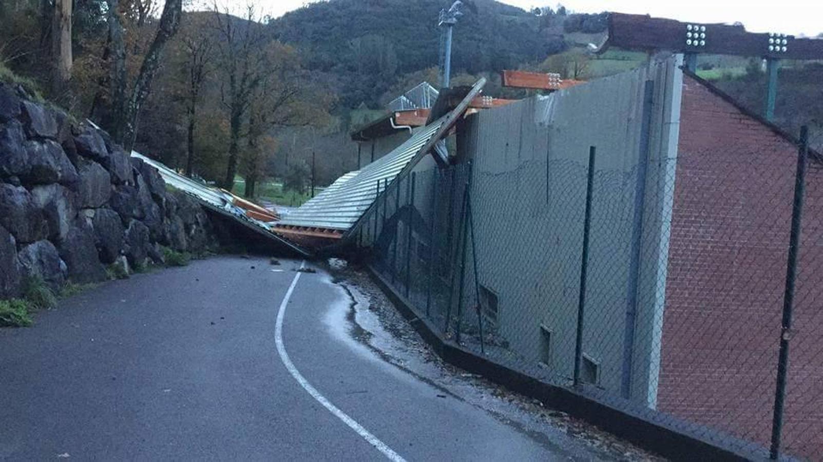 El tejado de una fábrica en Ramales