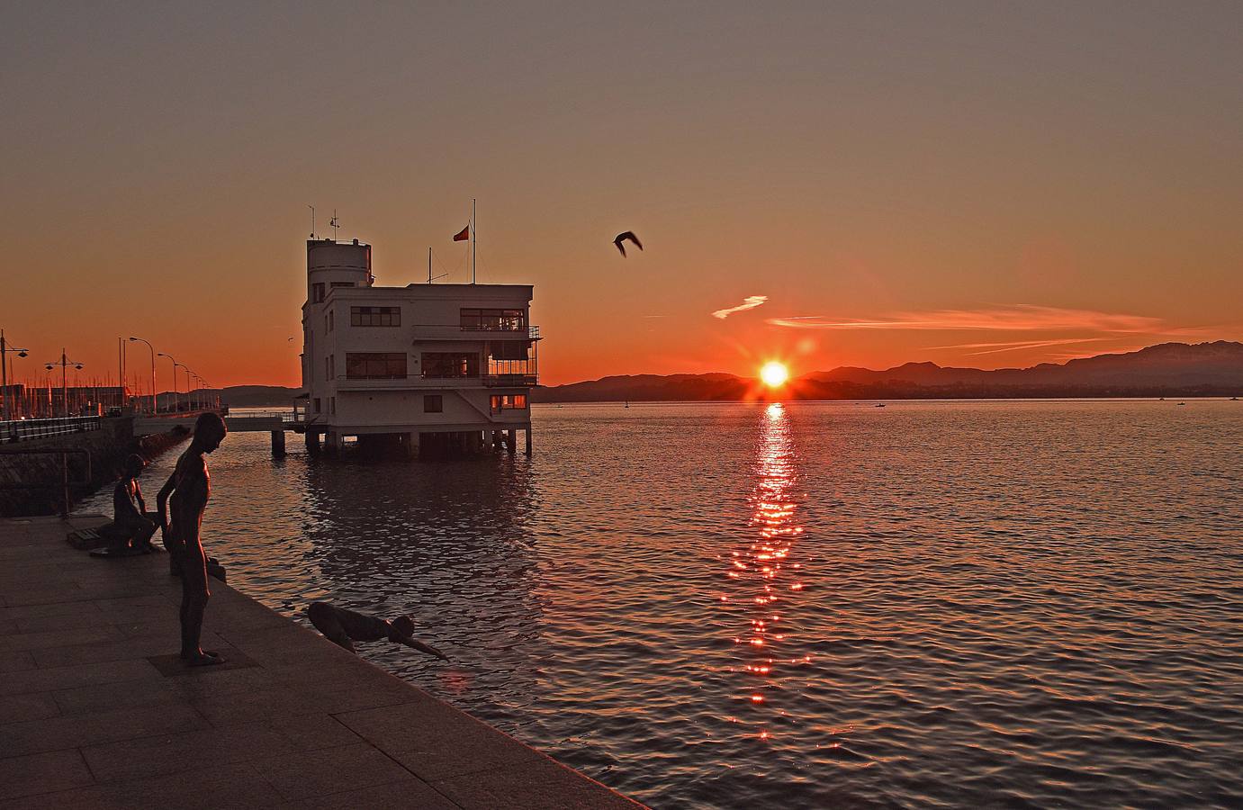 El otoño transforma la imagen de Santander y su bahía, que brillan con luz propia en esta época del año.