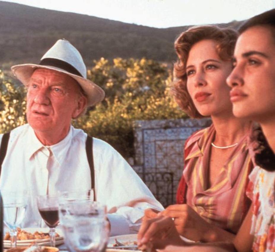 Fernando Fernán Gómez, Miriam Díaz Aroca y Penélope Cruz en un fotograma de 'Belle Époque' (1992).
