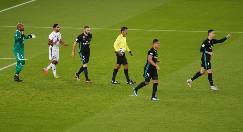 La semifinal entre el Al Jazira y el Real Madrid ofreció numerosas imágenes curiosas que alimentan la polémica sobre el Mundial de Clubes