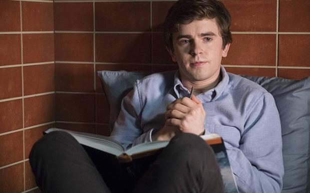 Freddie Highmore es el protagonista de 'The Good Doctor' (2017).