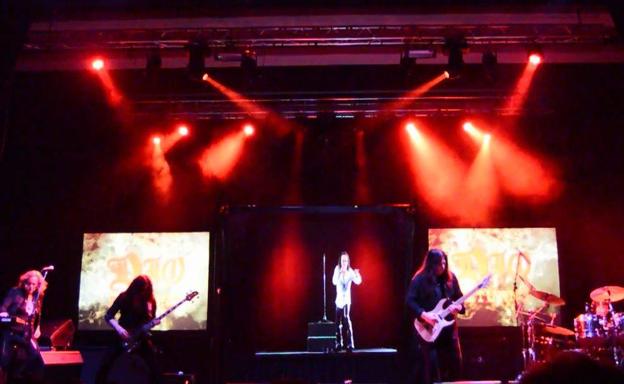 El holograma de Ronnie James Dio da un espectáculo en Escenario Santander 