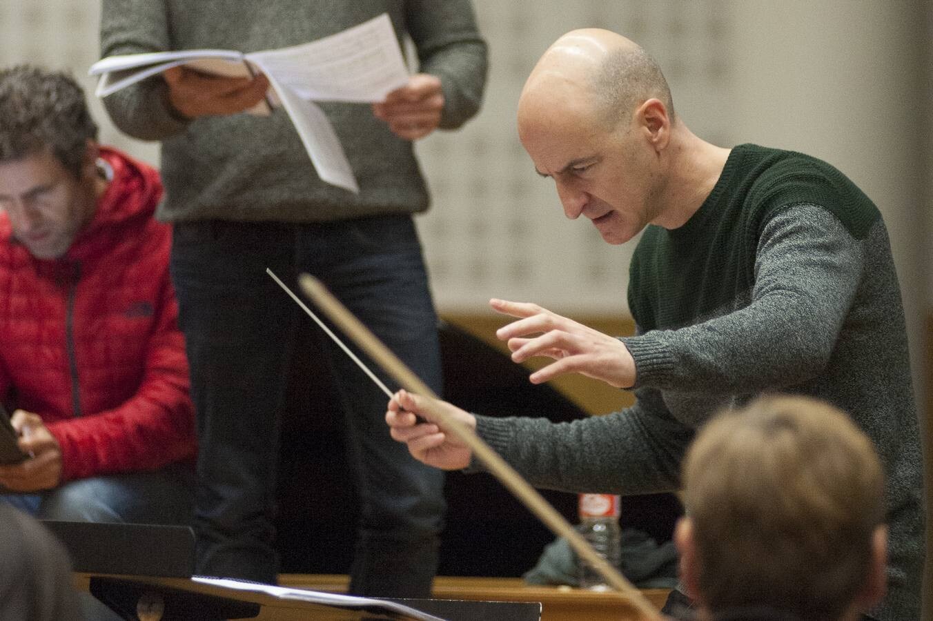 'Silencios y excusas', compuesta por Pedro A. Terán se representará el día 24 en la Sala Argenta del Palacio de Festivales. Para el proyecto se han creado un coro y una orquesta que reúne a un centenar de intérpretes