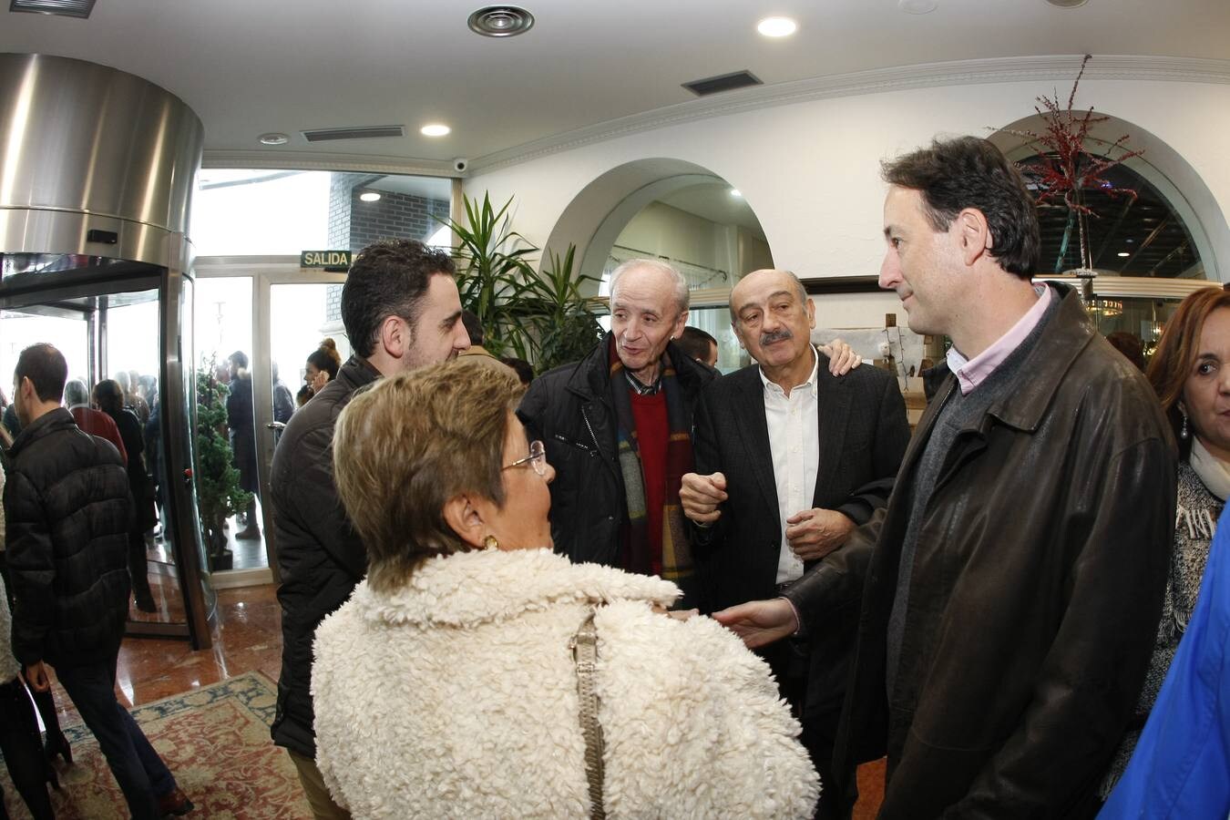 Más de 850 cargos públicos y militantes del PRC participaron ayer en la tradicional comida de Navidad celebrada en el hotel Milagros Golf 