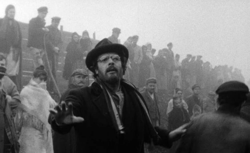 Marcello Mastroianni en una escena de 'Los Camaradas' (1963).