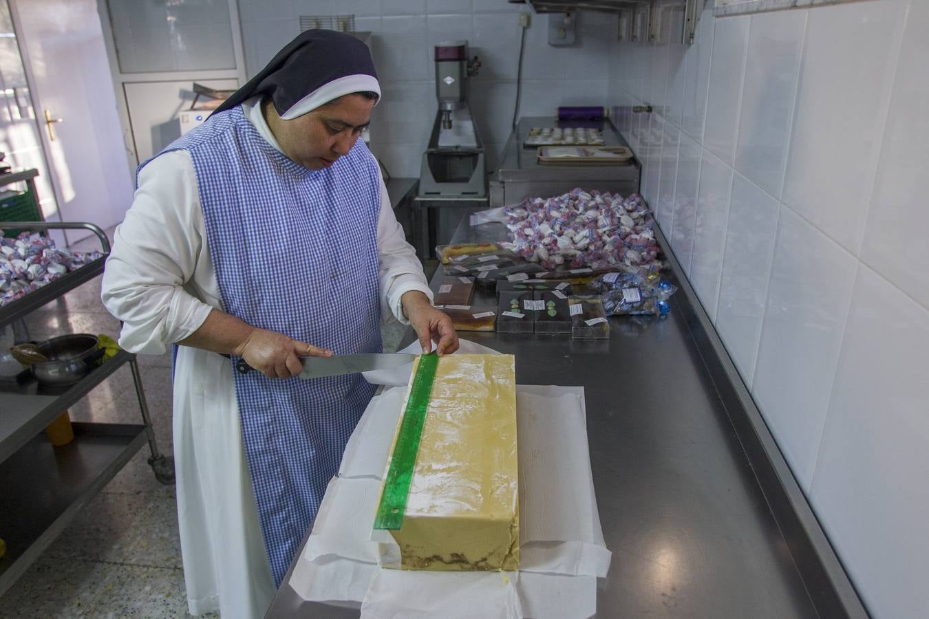 Monjas de clausura descubren los secretos de su repostería
