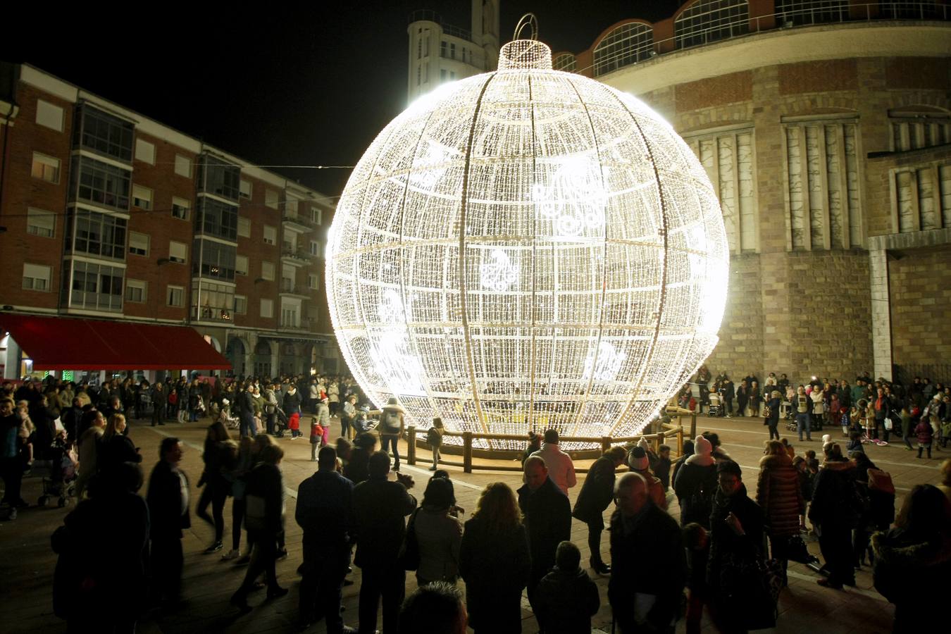 La bola da brillo a Torrelavega