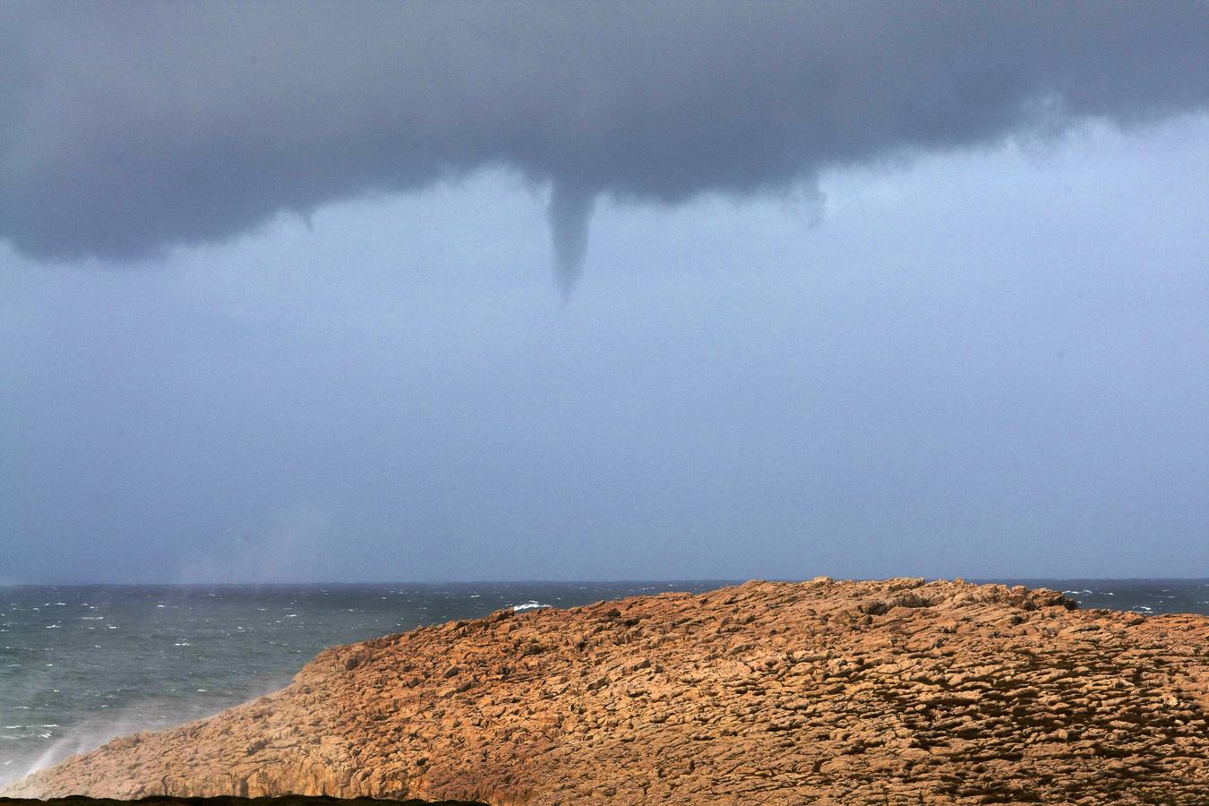 Un reguero de incidencias por el temporal de viento &#039;Bruno&#039; en Cantabria