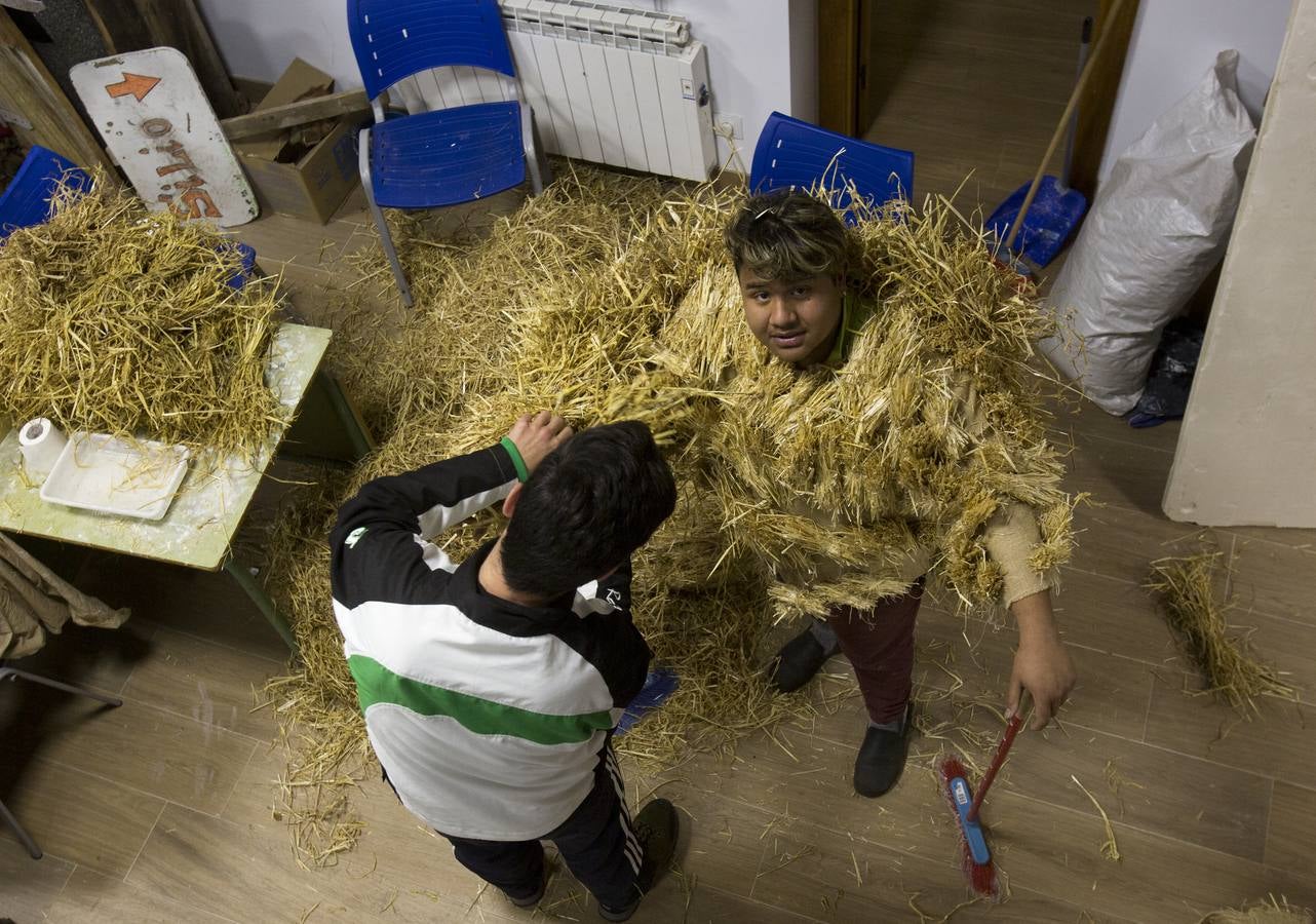 El oso y los zarramacos son los personajes fundamentales de una fiesta que simboliza la victoria sobre el mal y el arranque de un nuevo ciclo