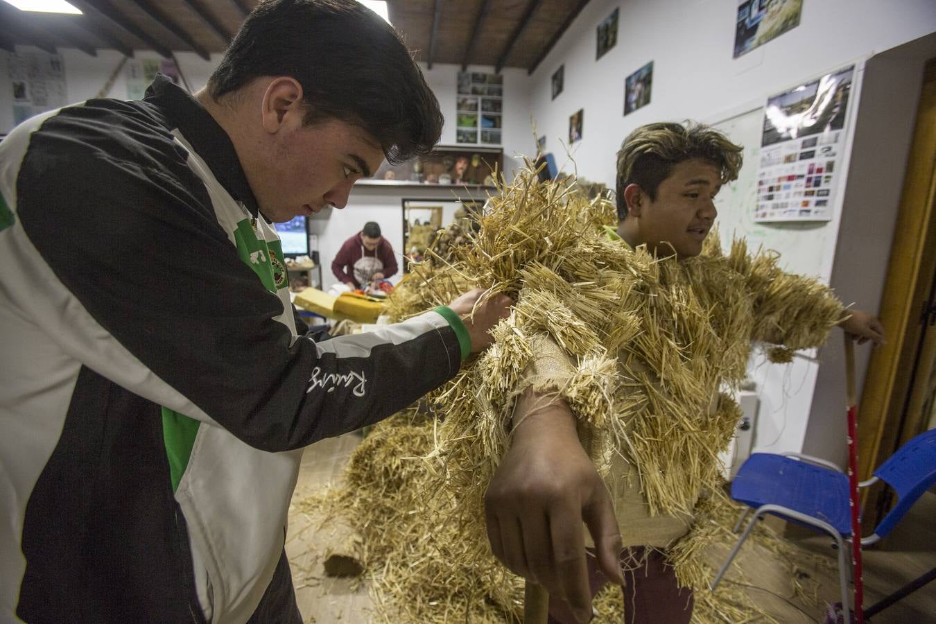 El oso y los zarramacos son los personajes fundamentales de una fiesta que simboliza la victoria sobre el mal y el arranque de un nuevo ciclo