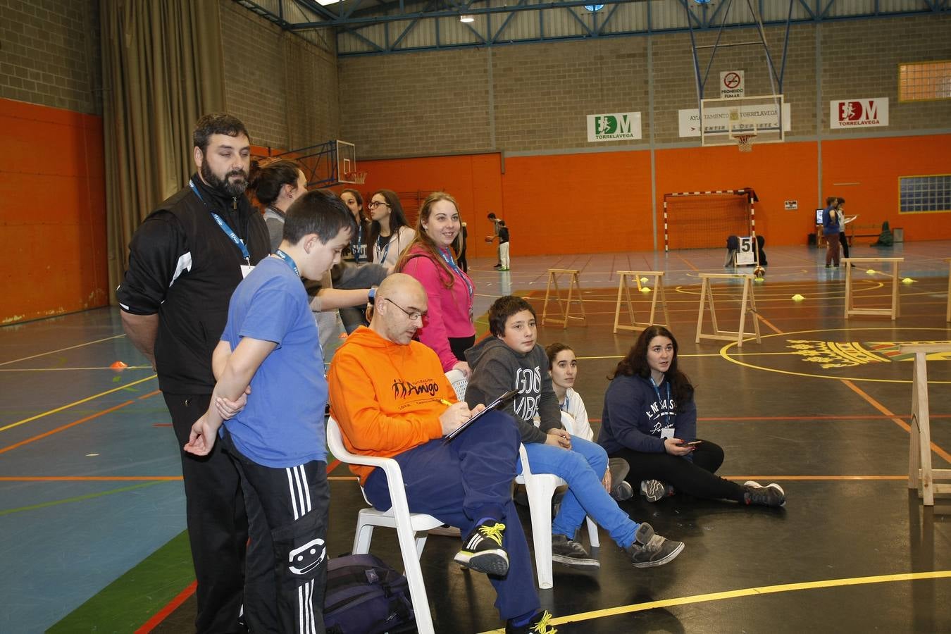 Una fiesta del baloncesto con fines solidarios, organizada por el SOAM y la Casa de los Muchachos de la Fundación Amigó en Torrelavega, con el objetivo de transformar el futuro de cientos de niños y jóvenes en situación de vulnerabilidad en la República Dominicana y Colombia.