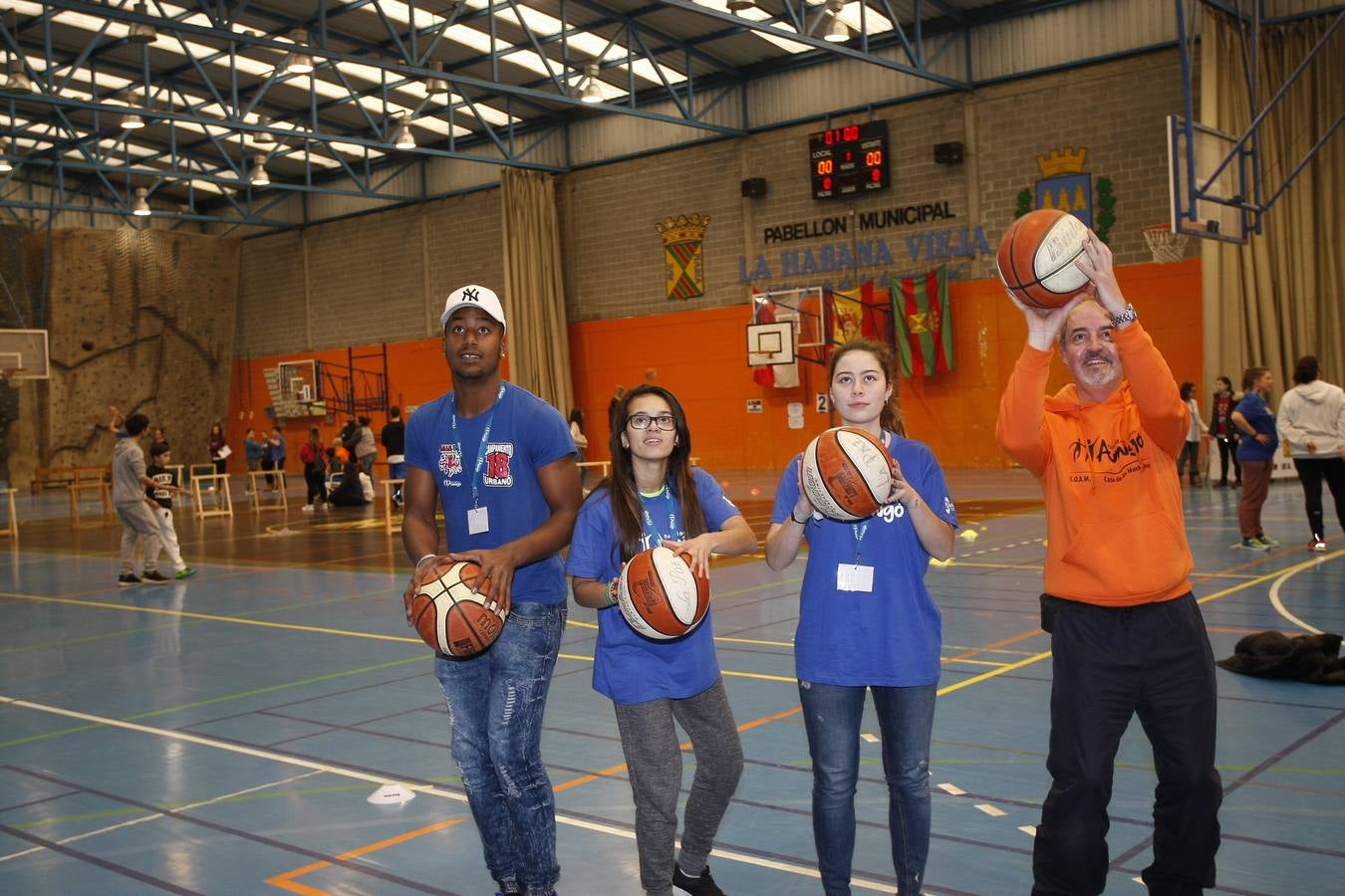 Una fiesta del baloncesto con fines solidarios, organizada por el SOAM y la Casa de los Muchachos de la Fundación Amigó en Torrelavega, con el objetivo de transformar el futuro de cientos de niños y jóvenes en situación de vulnerabilidad en la República Dominicana y Colombia.