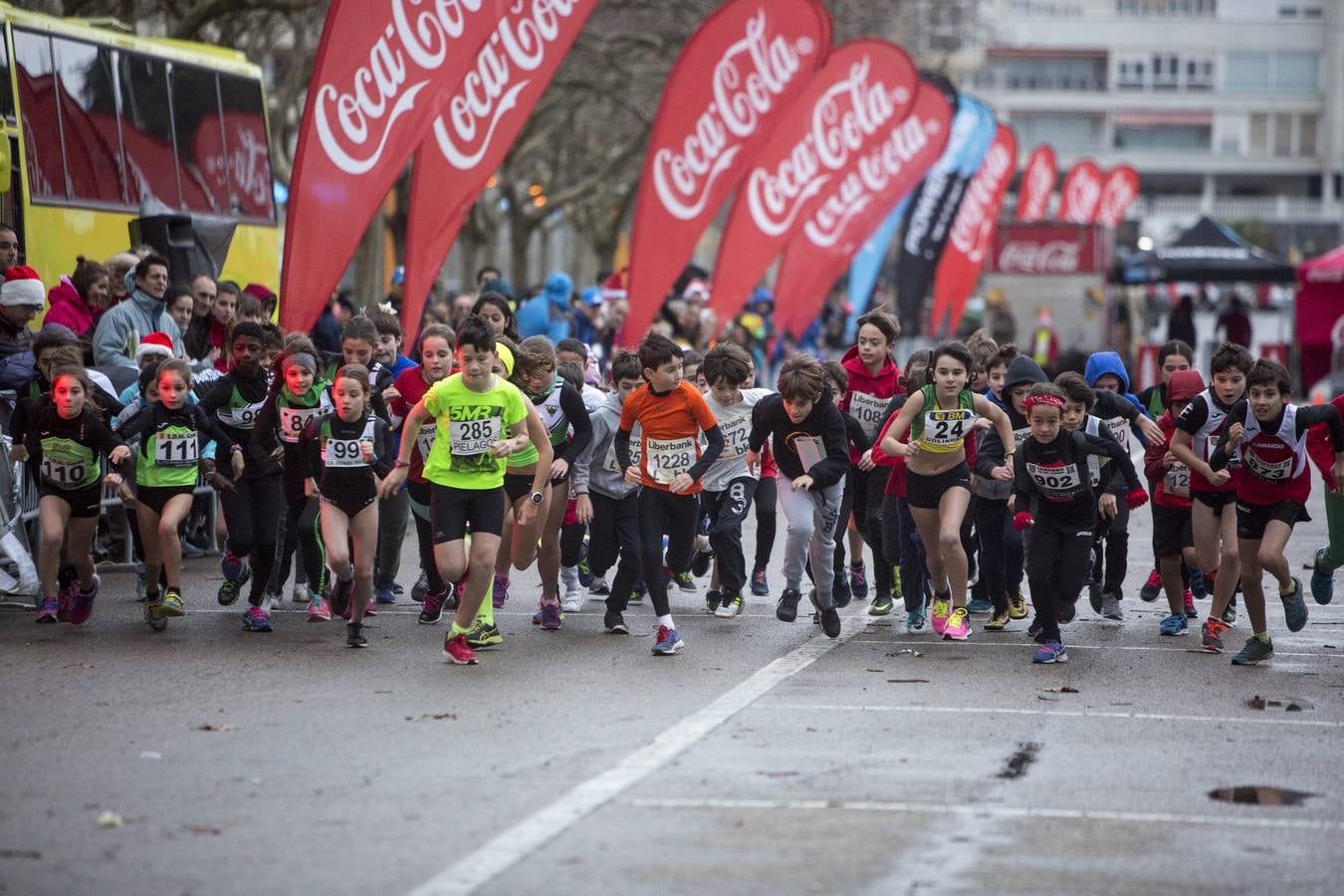 Unos 5.000 atletas se dan cita en una San Silvestre santanderina marcada por el fuerte viento. Diego Cuadrado y Aroa Laguna se imponen en una edición “dura” por las condiciones climatológicas