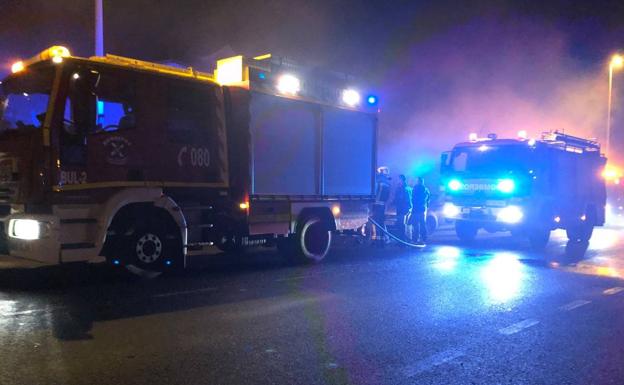 Un incendio en una casa obliga a desalojar una urbanización de Guriezo